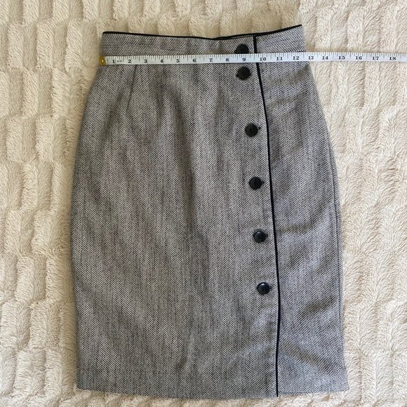 H&M Tweed Career Skirt Contemporary Modern Fitted Midi Length Size 2 - Picture 3 of 8